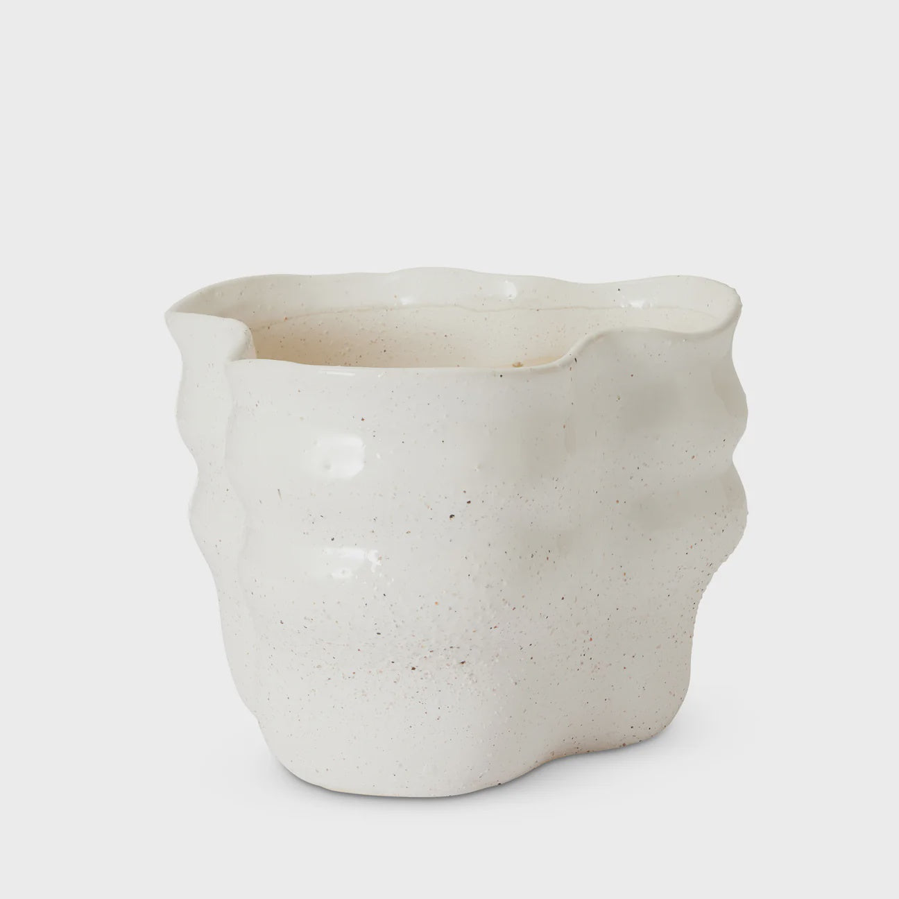 August Wavy Cream Vase