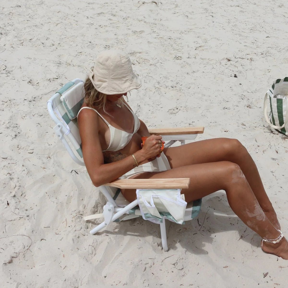 Deluxe Beach Chair Sea Sage Stripe