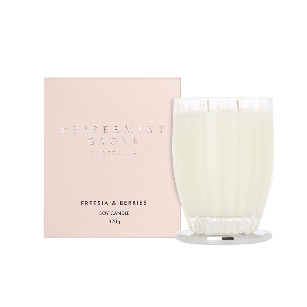 Freesia & Berries 370g Candle