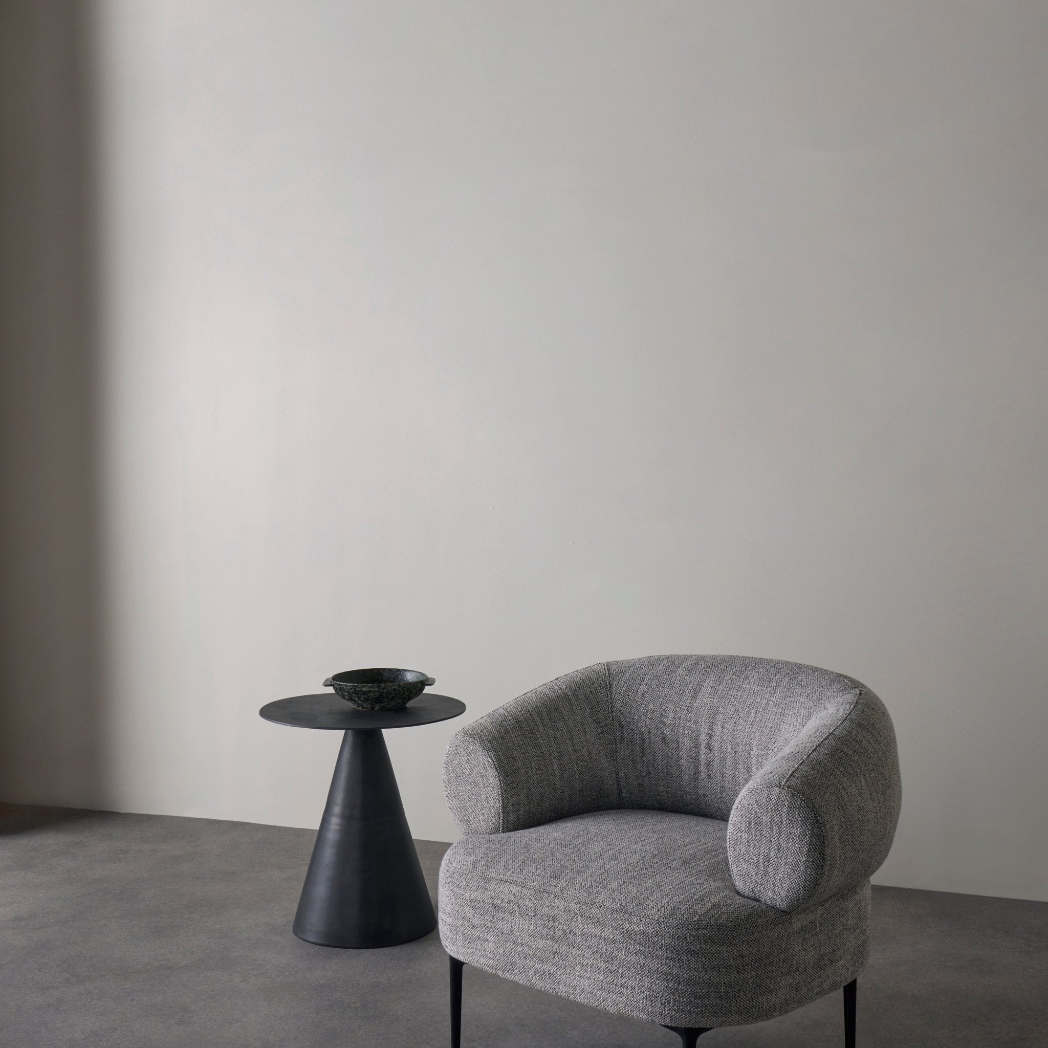 Eamon Armchair - IsAlbi