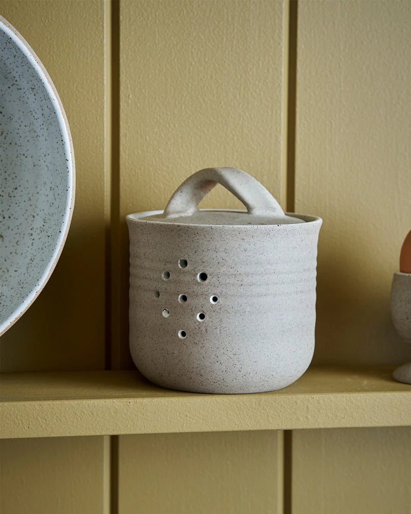 Garden to Table Garlic Canister - Robert Gordon