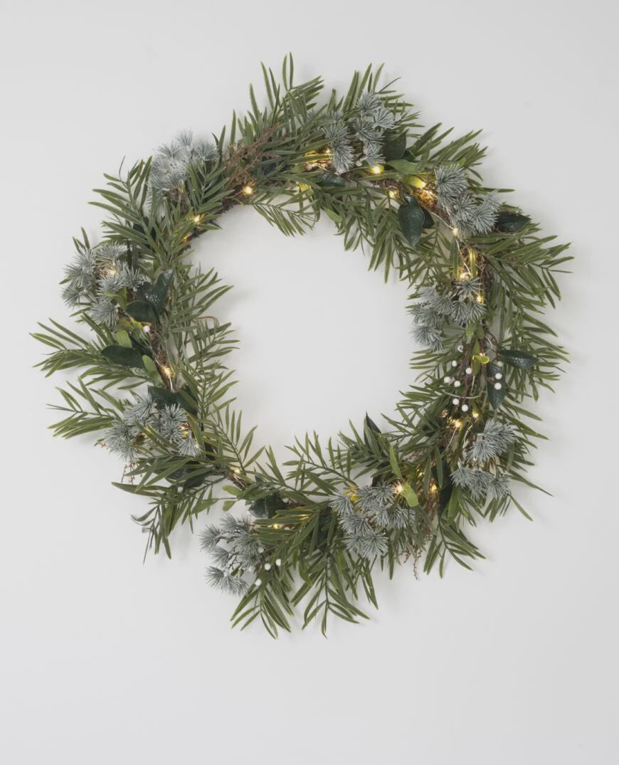 Native wreath LED w berries green