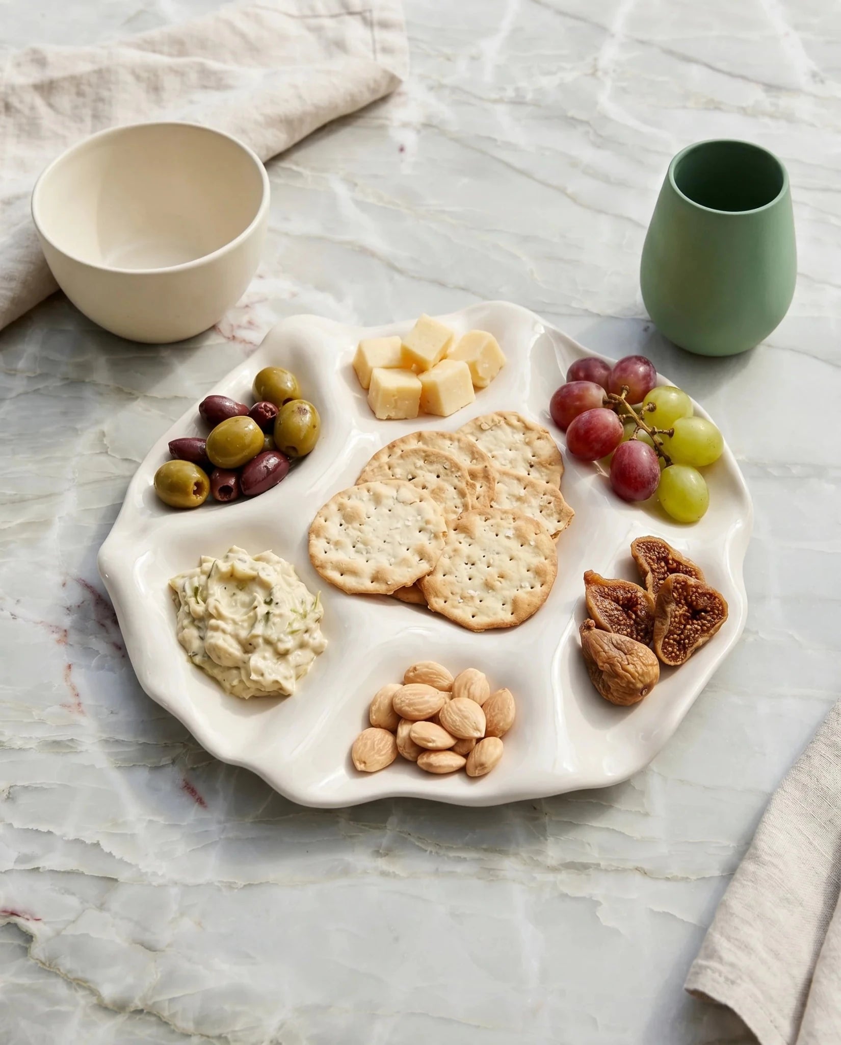 Sharing Plate Round Extra Large-Marmoset Found