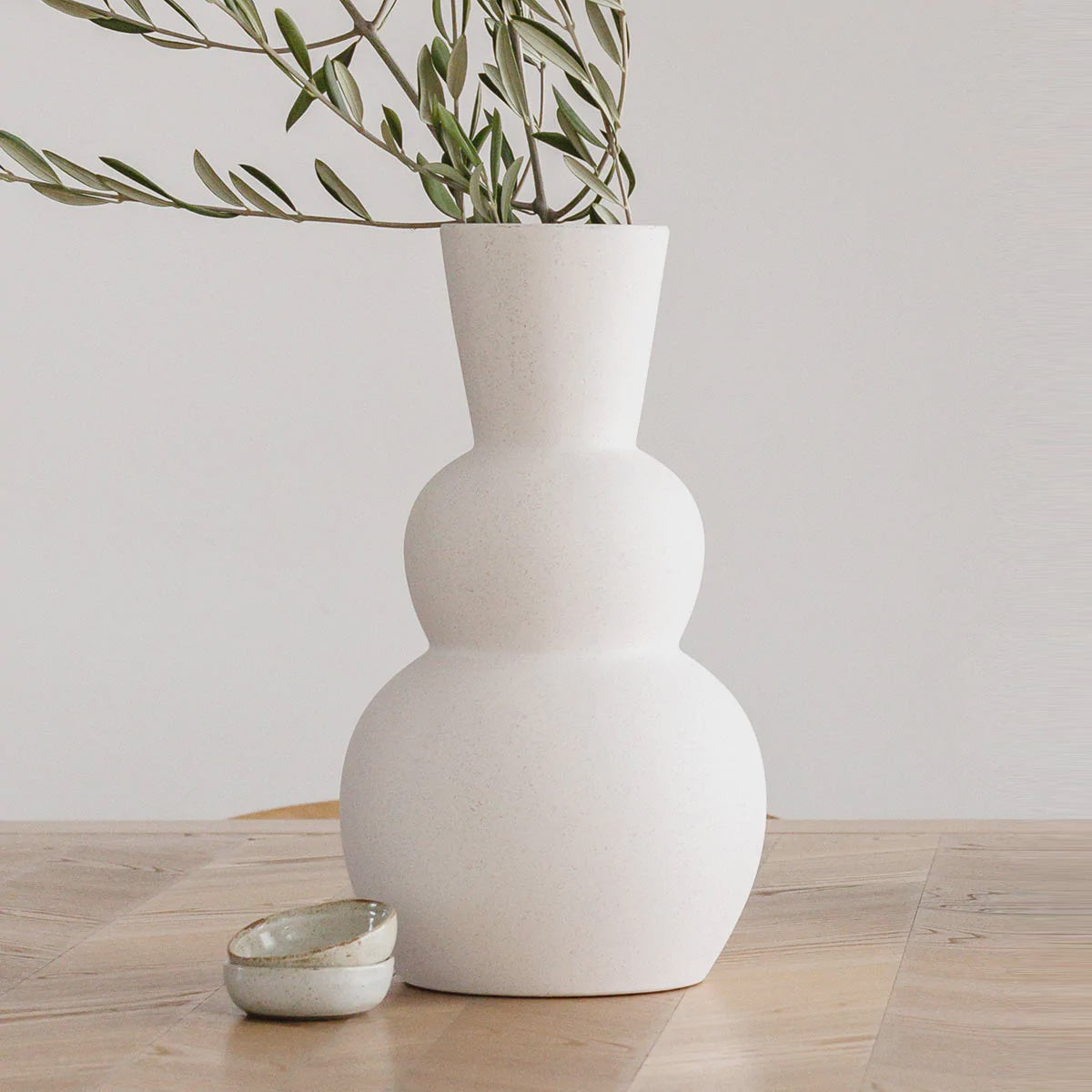 Lola Vase Cream